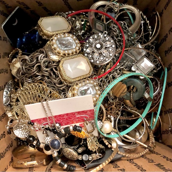 5 lb Jewelry Lot Craft Upcycle Mystery Box Harvest Repurpose Mixed Bulk Grab Bag - Picture 11 of 13